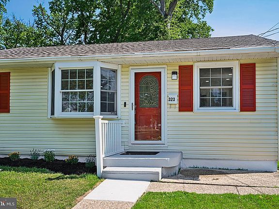 4th image of 323 Crawford Ave