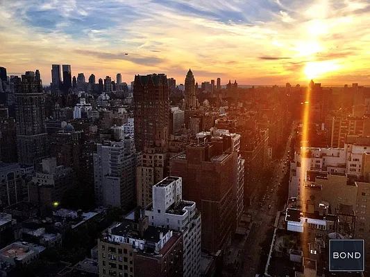 Sold by Bond New York | media 7