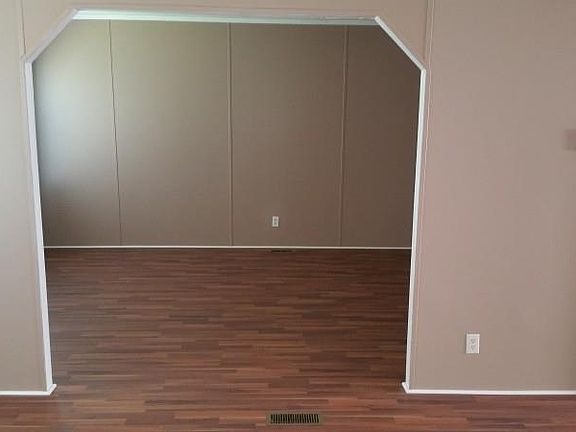 4th image of 385 Annie Bell Dr