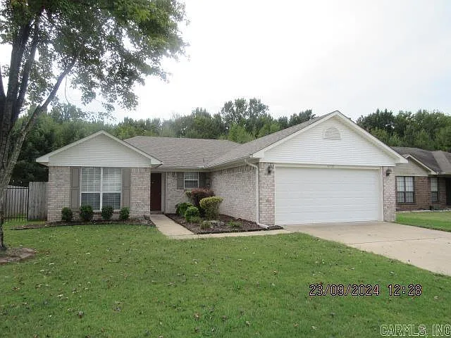 4555 Graham Dr — Photo 1