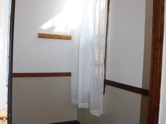 4th image of 2825 W Lyndale St #2