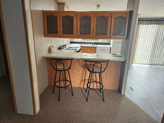 5th image of 411 Spruce Dr