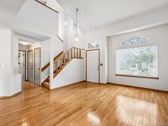 3rd image of 1989 Foxfield Drive