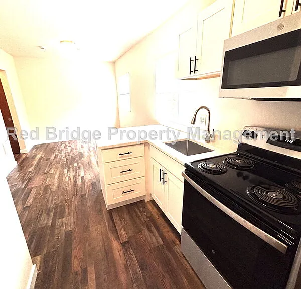 1607 SW Montgomery St #6 — Photo 12