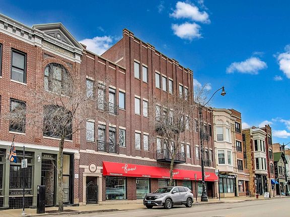 2nd image of 2626 N Lincoln Ave APT 203