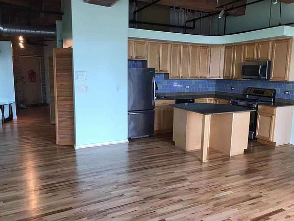 2nd image of 2310 S Canal St Unit 315