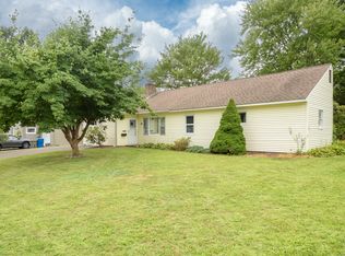 88 Elizabeth Dr, Manchester, CT 06042