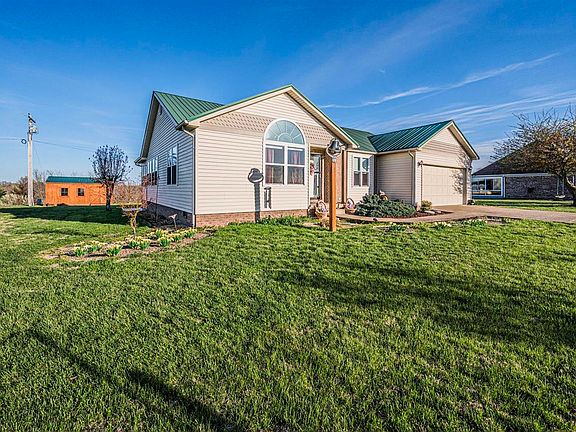 2nd image of 295 Golfcourse Rd