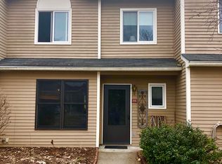 14 Stonehedge Dr #J, South Burlington, VT 05403