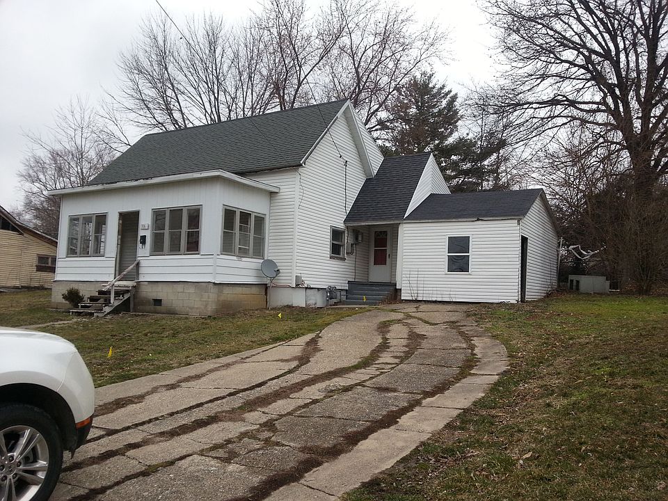 Front, newer siding & roof