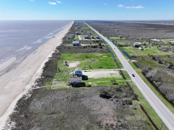 1220 Highway 87 Highway, Gilchrist, TX 77617