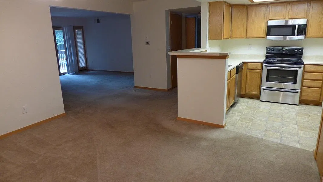 2 bed, 1334 sqft, $1,750 — Photo 3