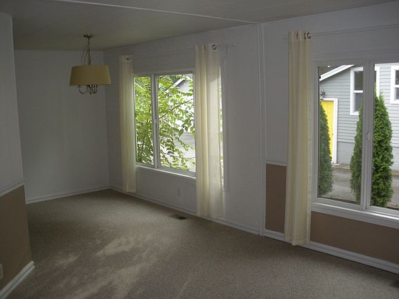 3rd image of 2402 A St SE