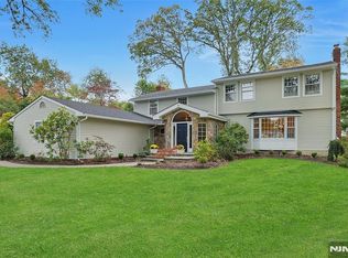 90 Arcadia Rd, Allendale, NJ 07401