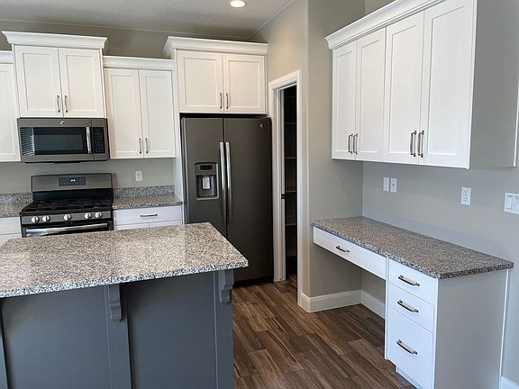 4th image of 2520 Blackhawk Dr #55