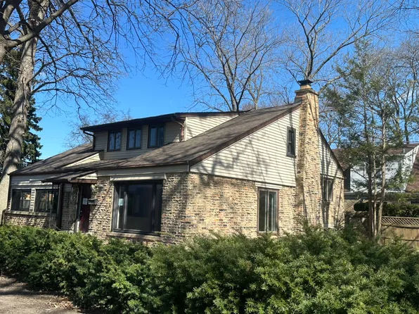 10 Smithwood Dr, Morton Grove, IL 60053