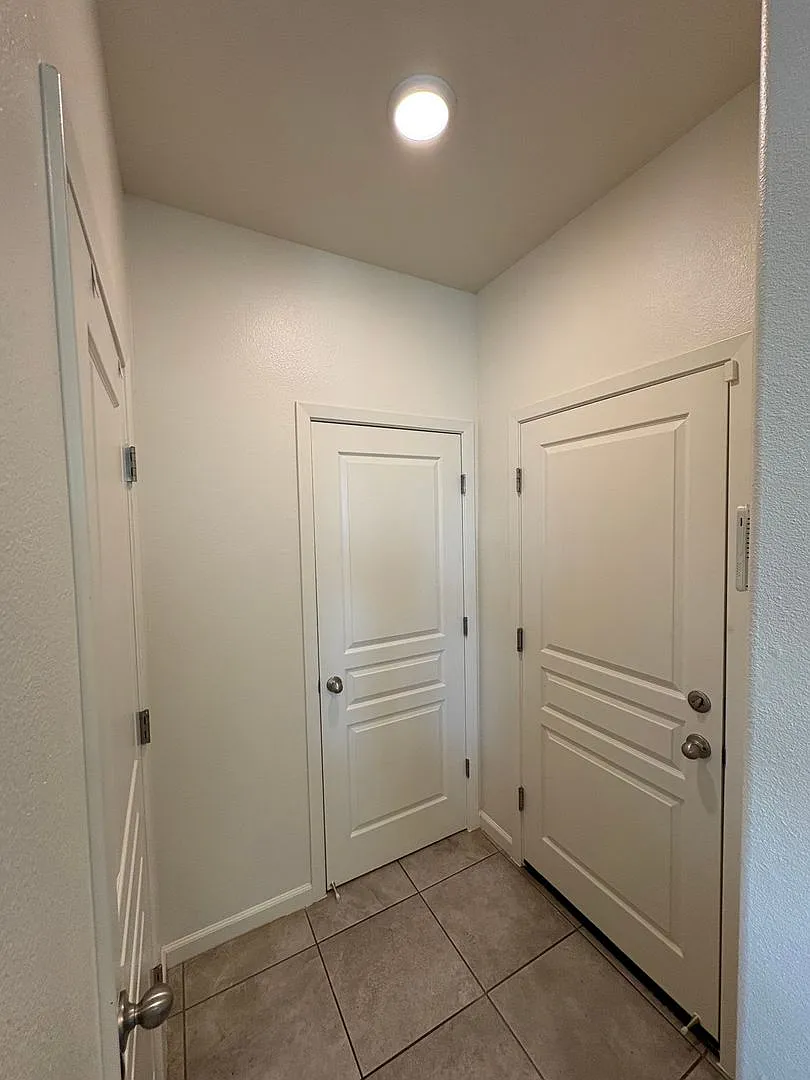 SE Two story home Rent Ready in Visalia! — Photo 4