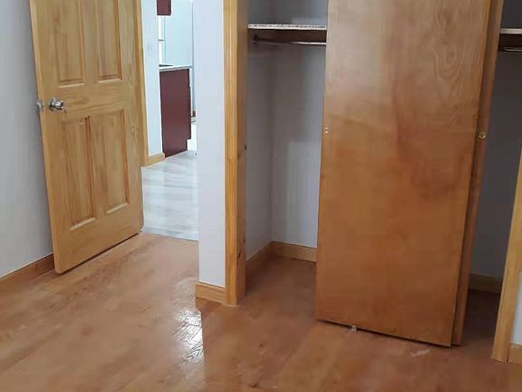 3rd image of 121 Bay 38th St #2R