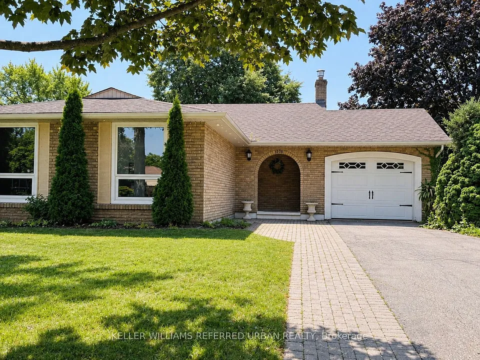 2255 Urwin Cres
