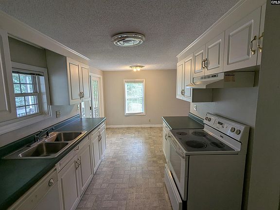 2nd image of 1019 Newberry Rd