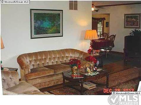 4th image of 828 Knight St