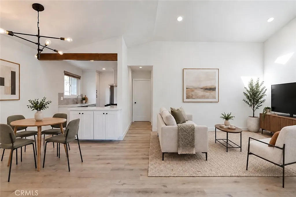 1 bed, 600 sqft, $2,800 — Photo 2