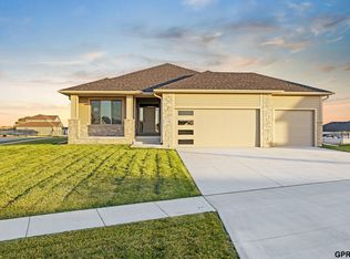 7230 NW Beartooth Ct, Lincoln, NE 68521