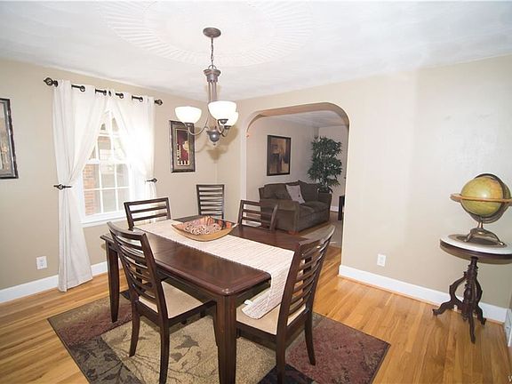 5th image of 171 Louvaine Dr