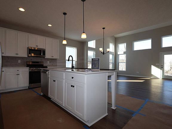 2nd image of 320 Cherry Hills Rd