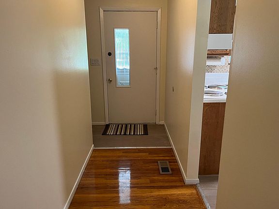 4th image of 4537 Thistle Dr