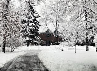 4526 Red Oak Ln, Long Grove, IL 60047