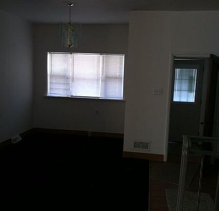 5th image of 61 N 14th St