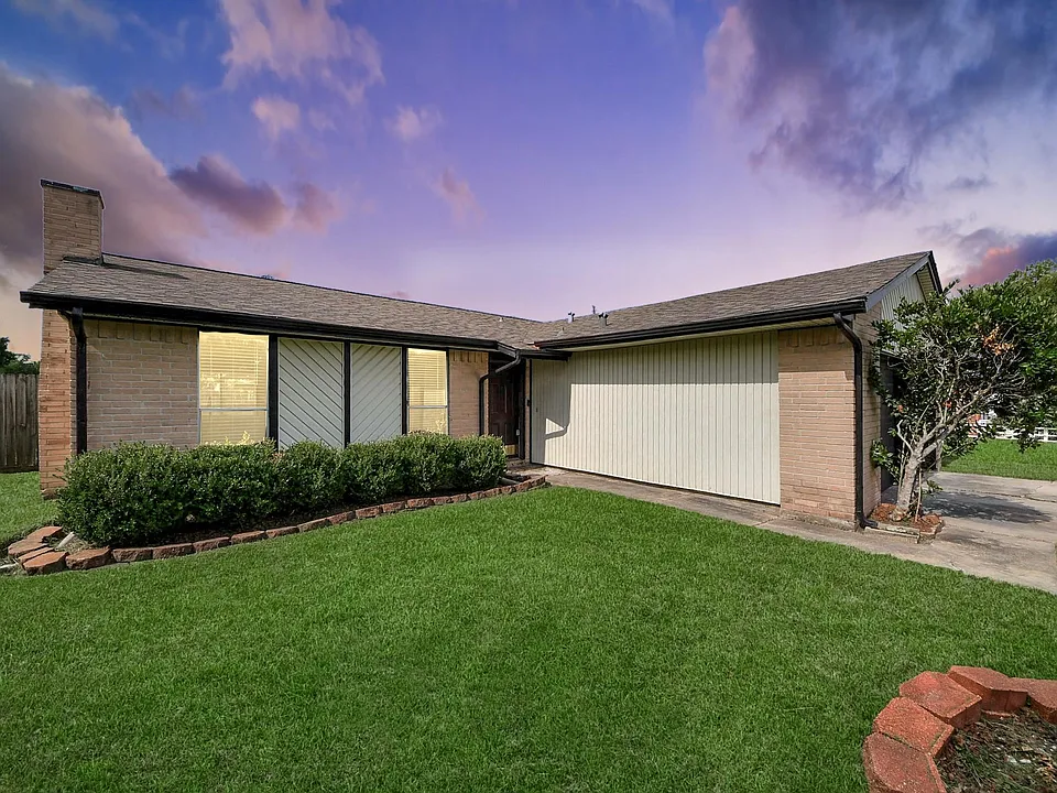 7023 Maczali Dr