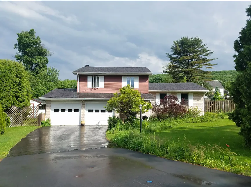 3 bed, 2.5 bath, 2088 sqft, $2,459 — Photo 1
