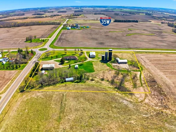 2068 Millersburg Blvd W, Dundas, MN 55019