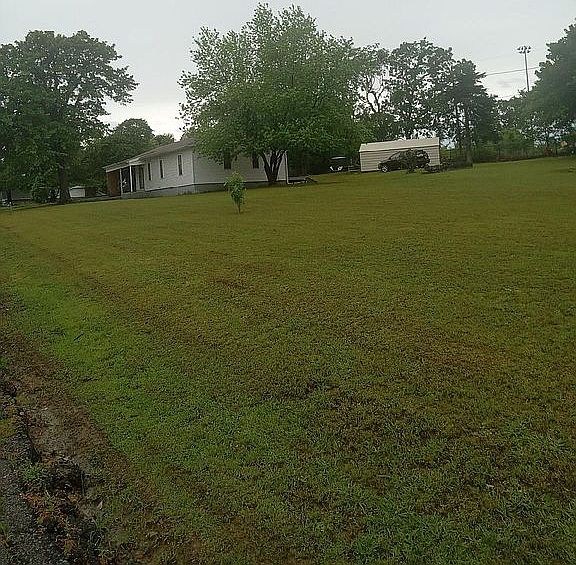 2nd image of 1104 Hilldale St