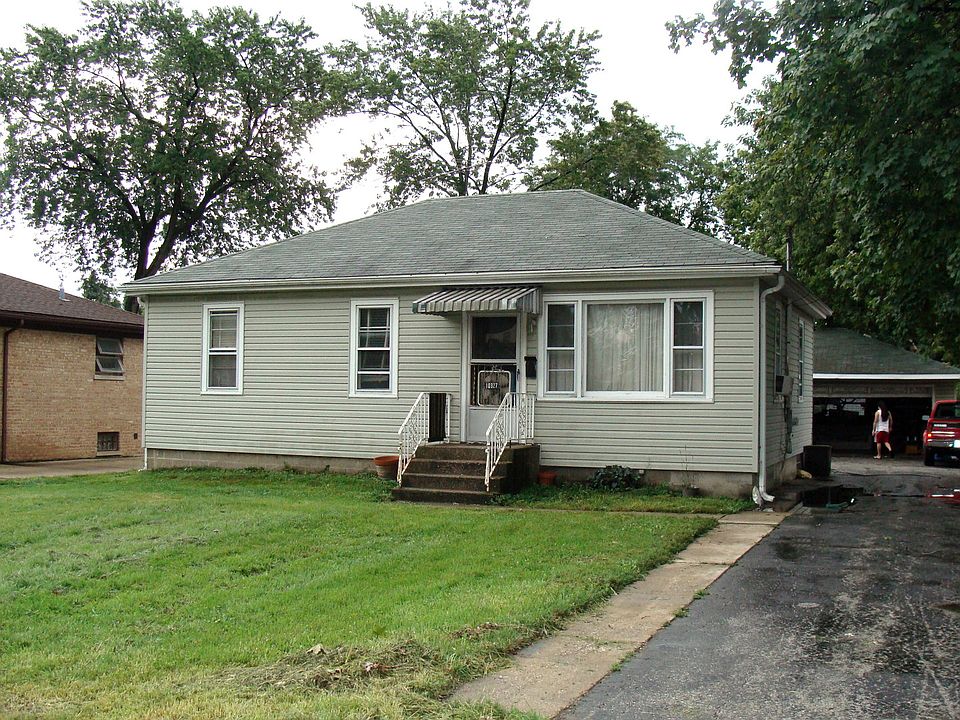 1st image of 10327 Dickens Ave