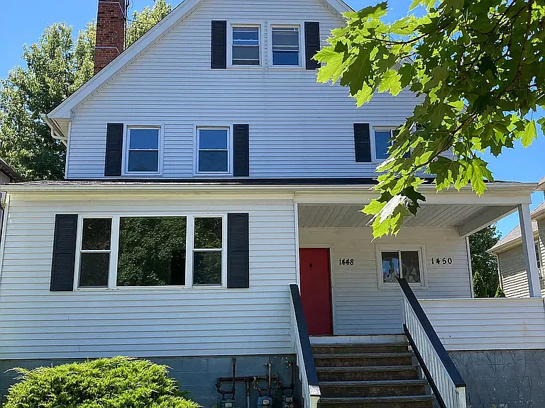 3 bed, 1575 sqft, $1,800 — Photo 1