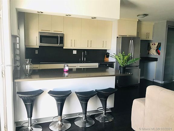 2nd image of 1614 West Ave APT 605