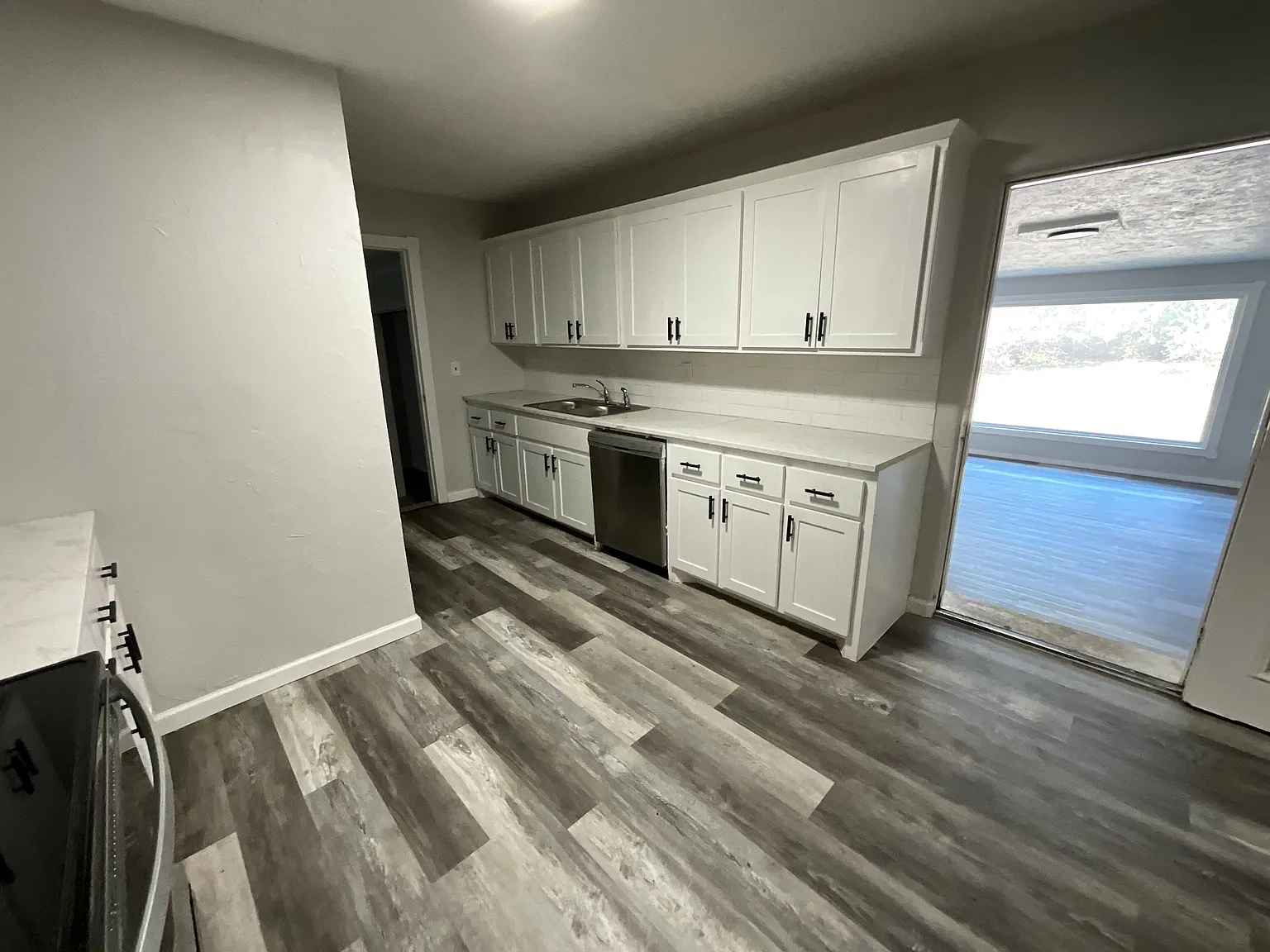 5 bed, 1888 sqft, $1,550 — Photo 4