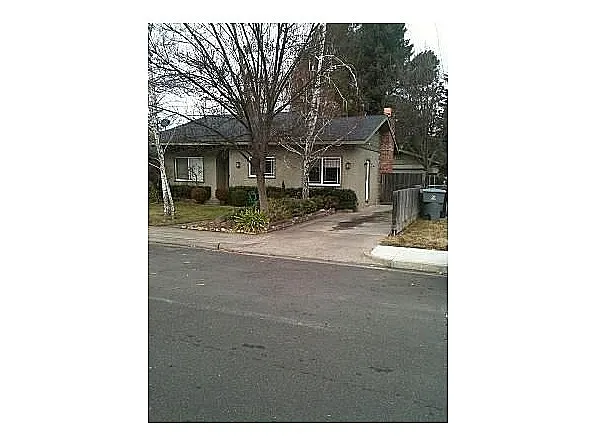 1218 Allen St photo 1