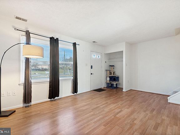 3rd image of 5290 Mulberry Ct