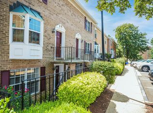 965 S Rolfe St #A, Arlington, VA 22204