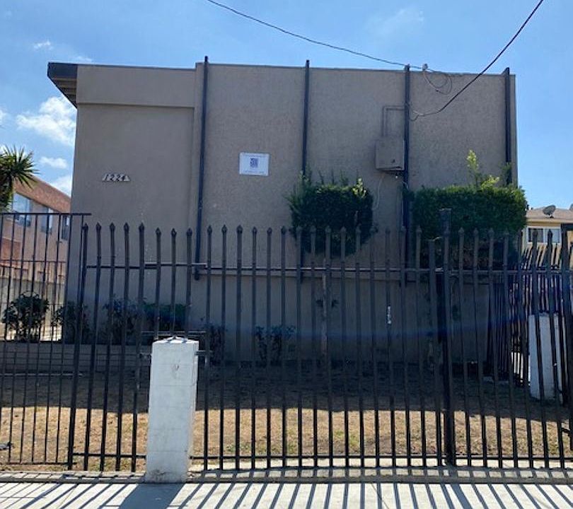 1st image of 1224 W 107th St APT 3