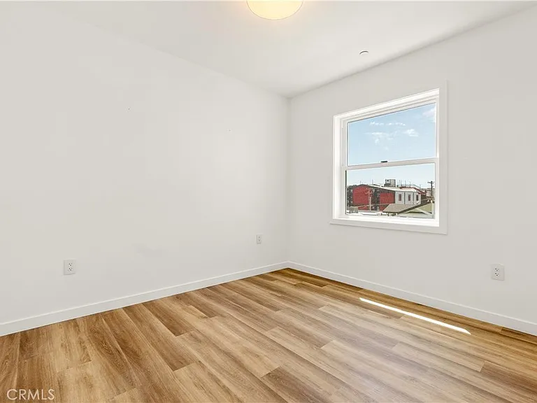 226 B Arena St — Photo 8