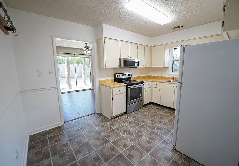 11 Brandy Ln — Photo 10
