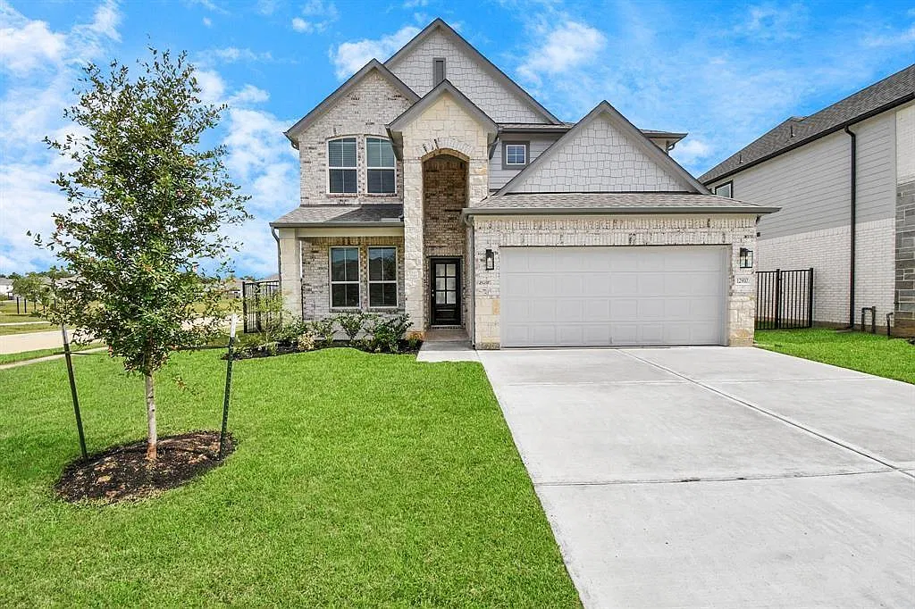 5 bed, 3.5 bath, 3291 sqft, $3,900 — Photo 4