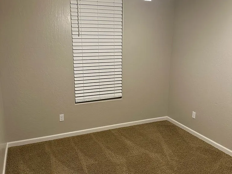 2101 N Lindsay Ct — Photo 21