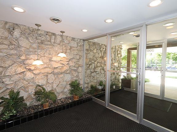 3rd image of 200 Home Ave APT 2C