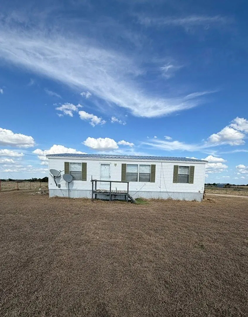 3 Bedroom 2 Bath in Axtell ISD — Photo 1